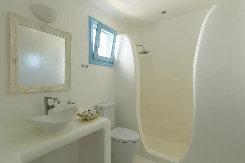 SUITE DELUXE WITH JACUZZI Room, Kalestesia Suites, Santorini