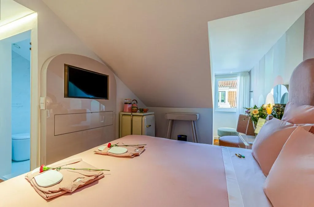 DOUBLE SUPERIOR Room, The 7 Hotel, Lisbon