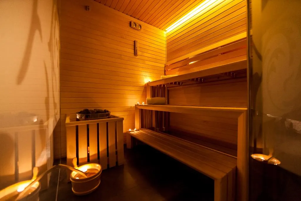 Sports and Entertainment, Queen Boutique Hotel, Krakow