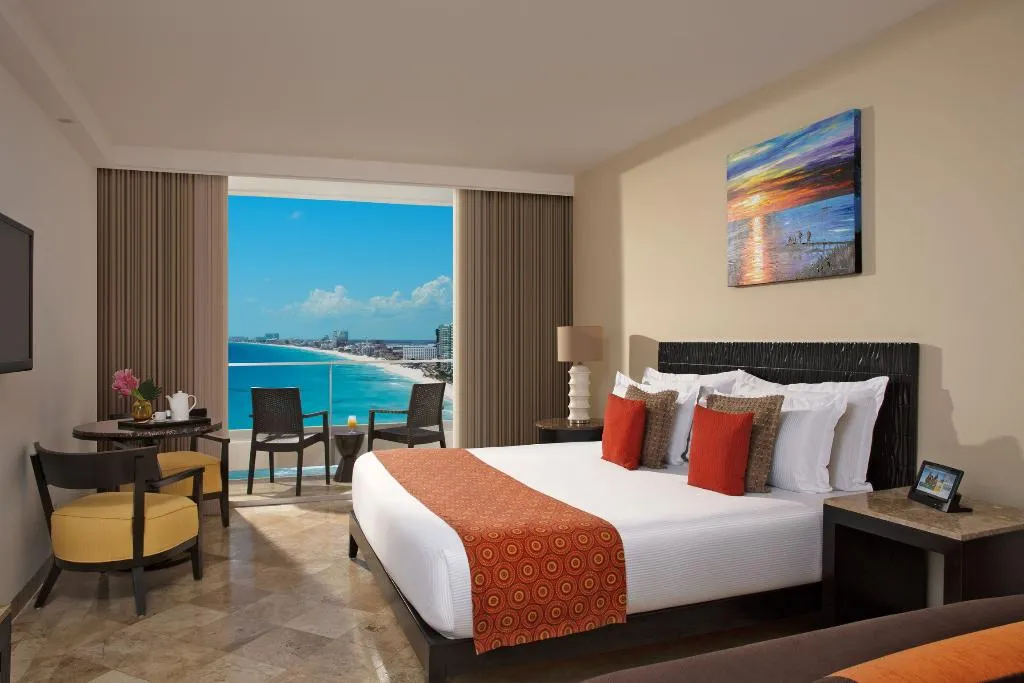 DOUBLE DELUXE SEA VIEW WITH BALCONY Room, Krystal Grand Cancun All Inclusive, Cancun Area