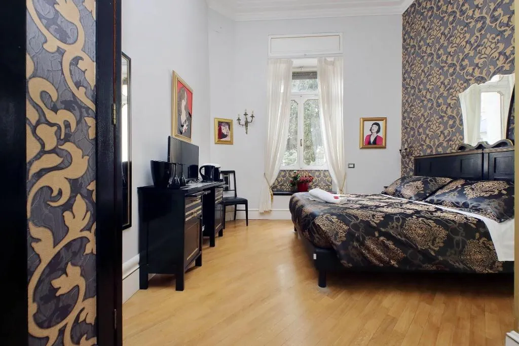 Room, Domus Monamì Luxury Suites, Rome