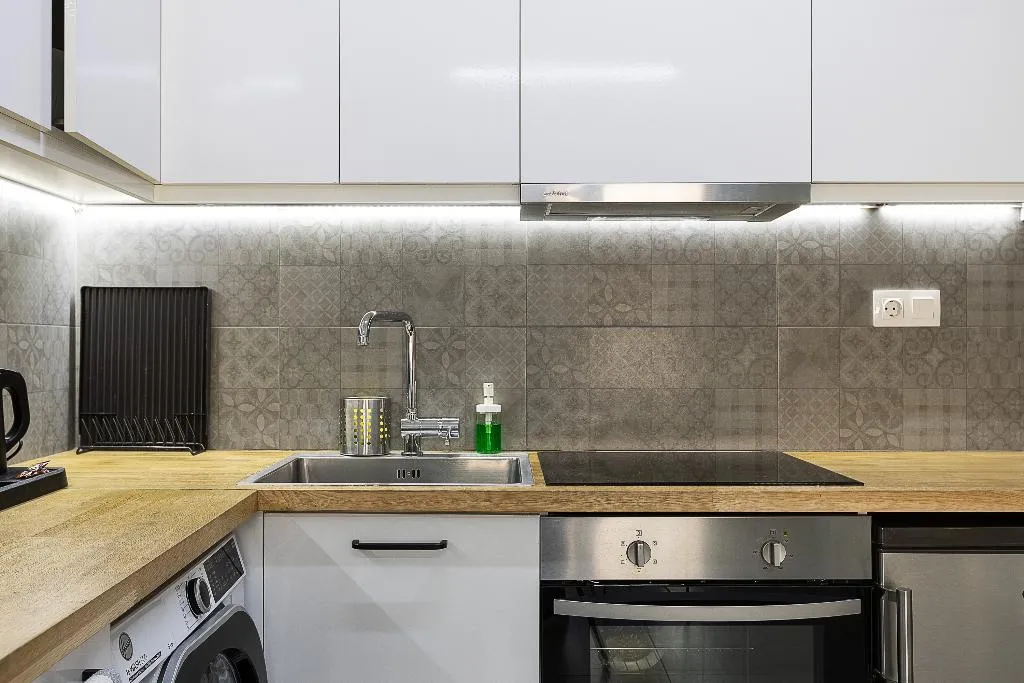 TRIPLE WITH BALCONY Room, Omnia Pagrati Apartments, Athens