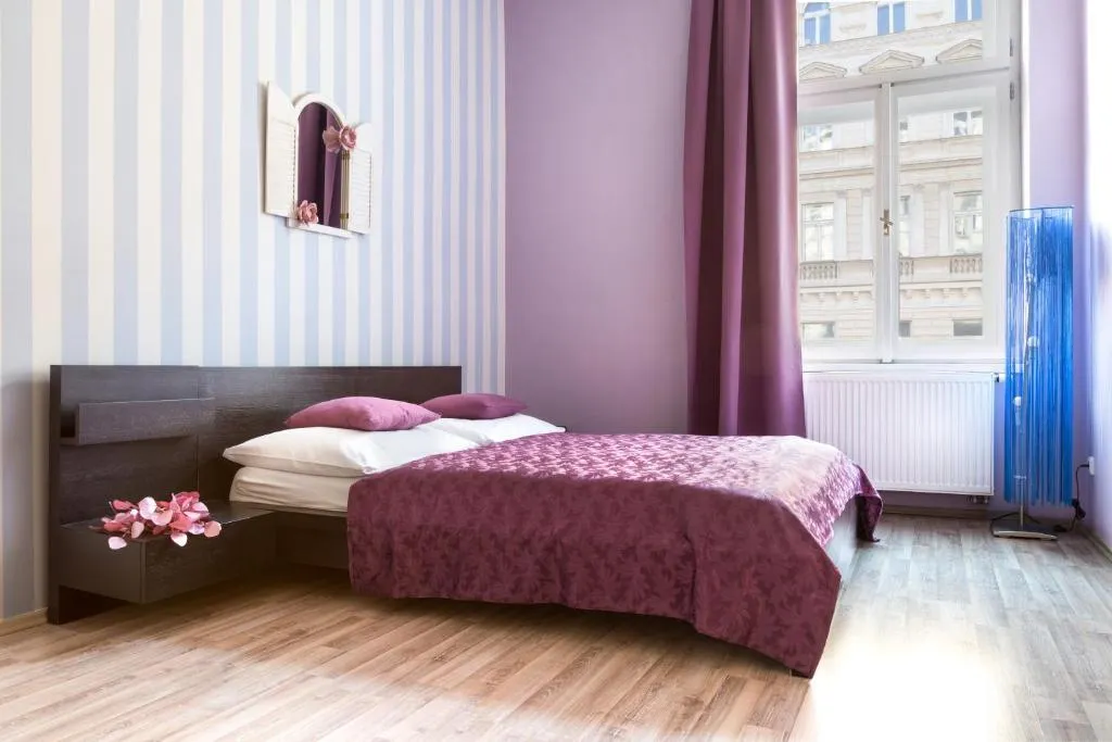 APARTMENT CAPACITY 4 Room, Royal Court Legerova, Prague