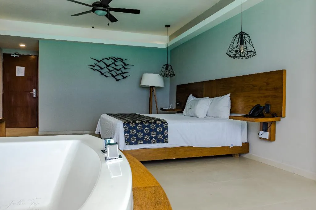 DOUBLE SEA VIEW KING BED Room, Ocean Dream Cancun by GuruHotel, Cancun Area