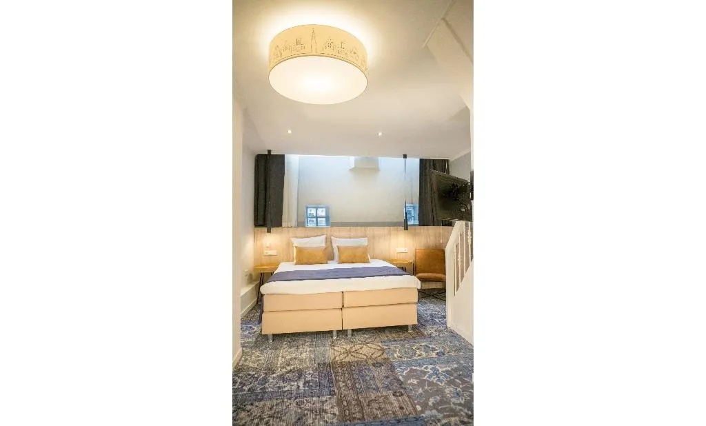 QUADRUPLE CANAL VIEW Room, Hotel Nes, Amsterdam