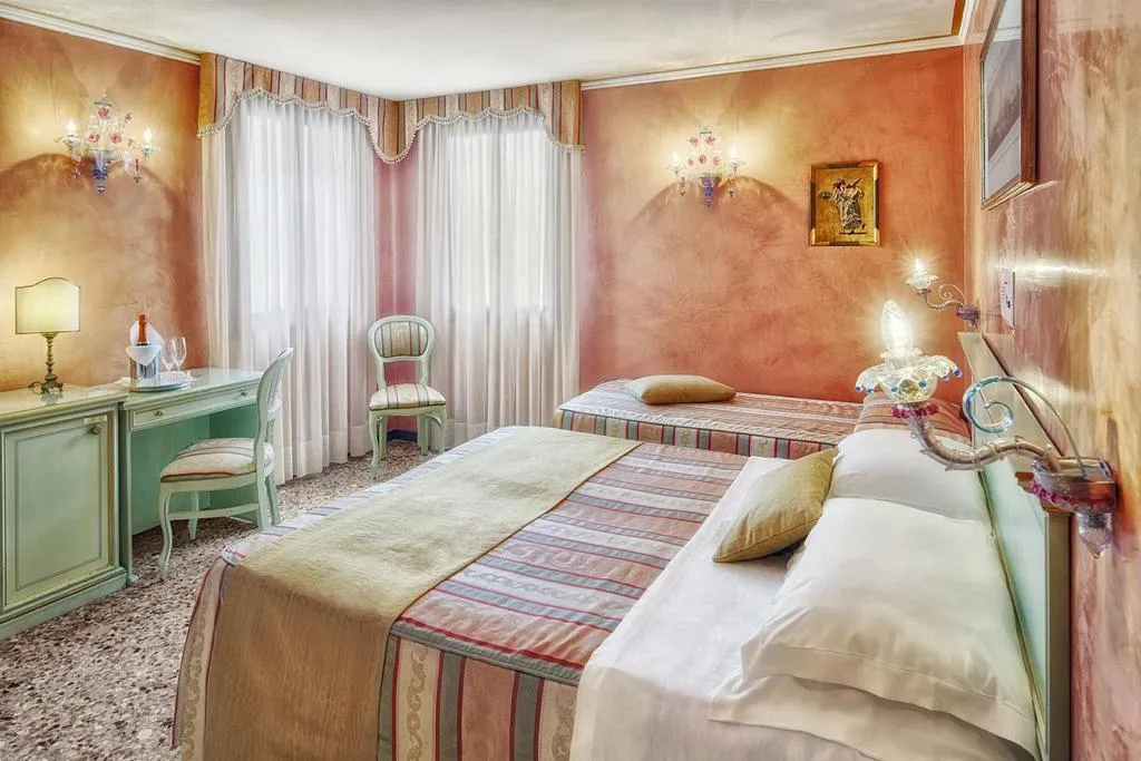 TRIPLE STANDARD Room, Firenze, Venice