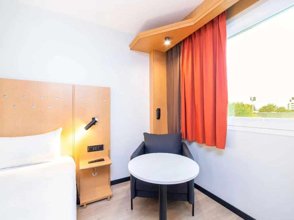 TWIN STANDARD Room, Ibis Madrid Alcala H Garena, Madrid