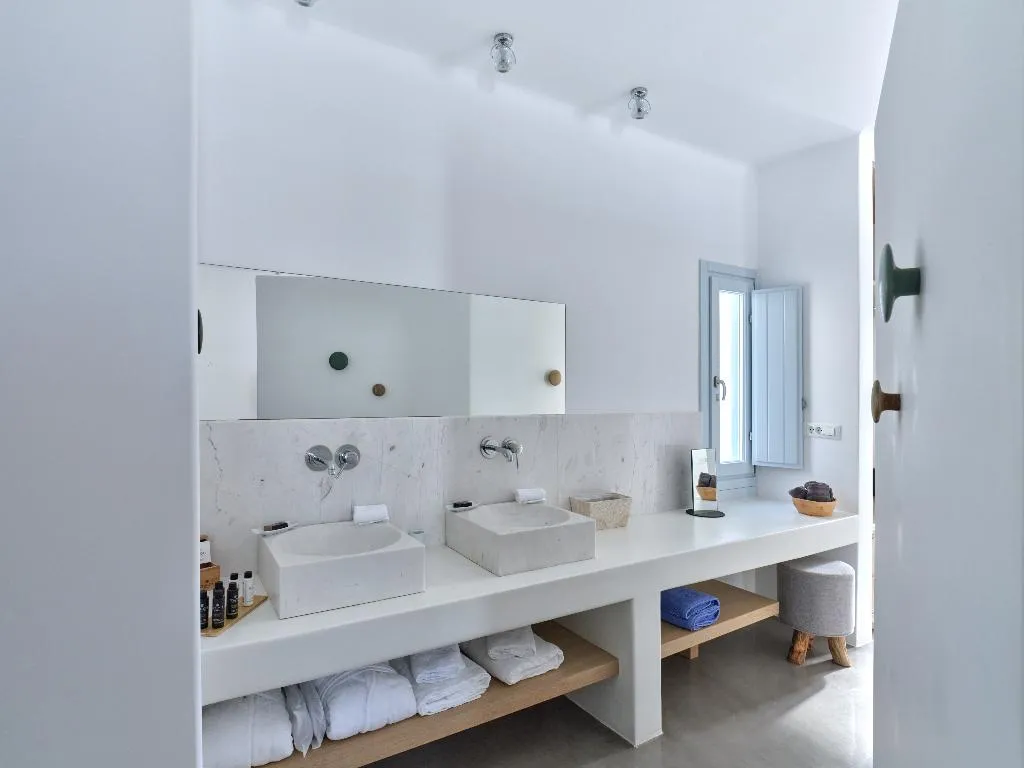 SUITE WITH PRIVATE POOL Room, Santorini Heights, Santorini