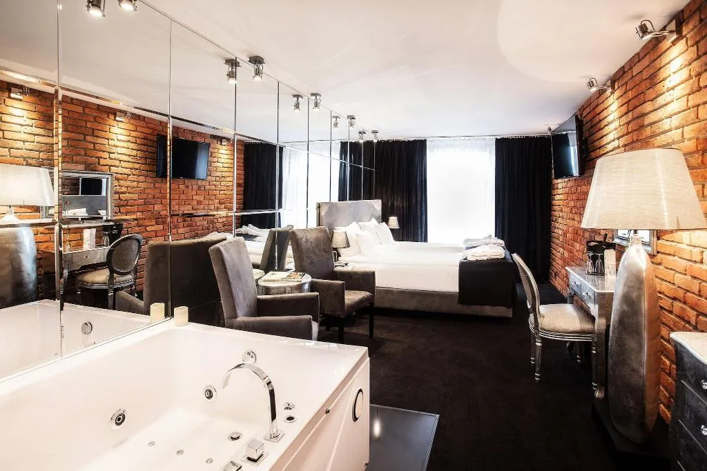 DOUBLE DELUXE KING BED Room, Betmanowska Main Square Residence, Krakow