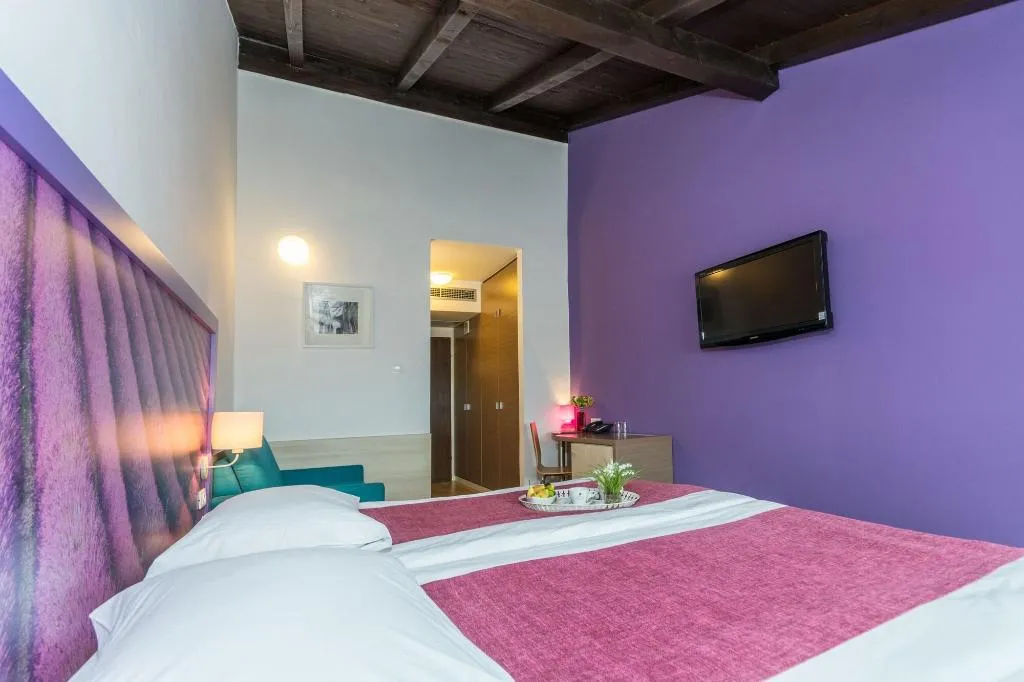 Room, Vista, Istria