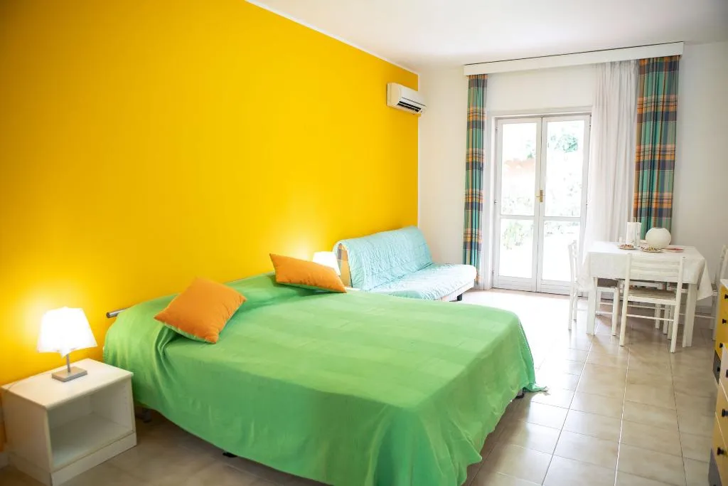 STUDIO CAPACITY 4 Room, Portorosa Residence, Catania