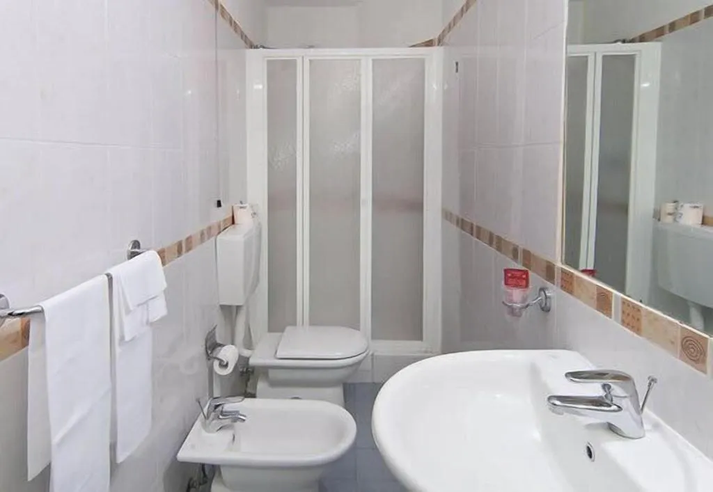 TWIN STANDARD Room, Minerva, Milan