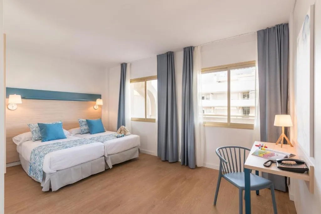 QUADRUPLE STANDARD Room, Hotel Salou Beach Rentalmar, Costa Dorada
