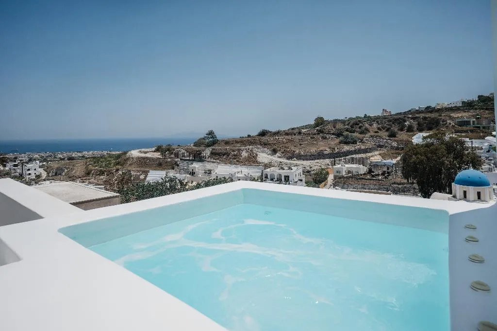 SUITE WITH JACUZZI Room, Amphitrite Suites Santorini, Santorini