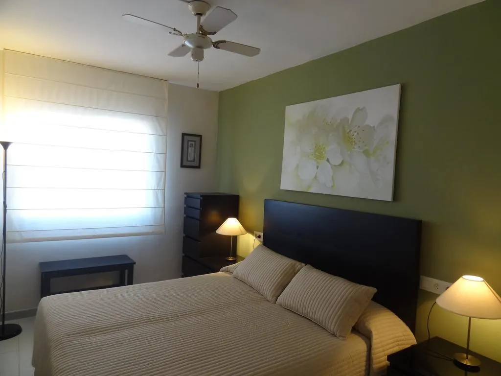 APARTMENT CAPACITY 6 THREE BEDROOM Room, Blaumar 2D, Costa Brava