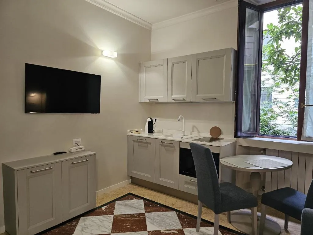 APARTMENT ANNEX Room, Andreola Central Hotel, Milan