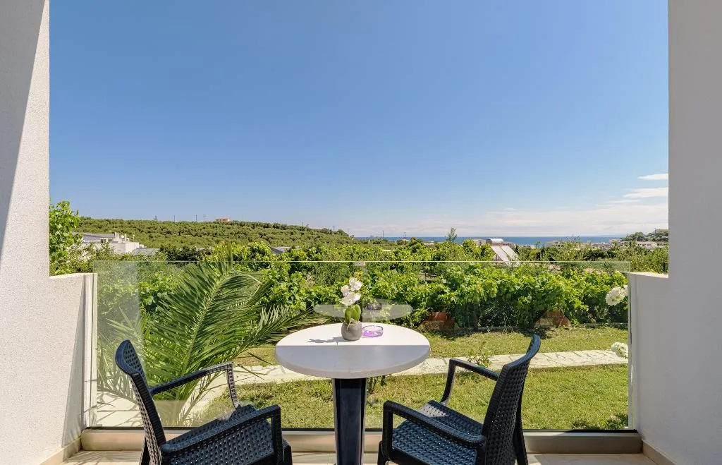 DOUBLE WITH BALCONY Room, Christina Apartments, Zante