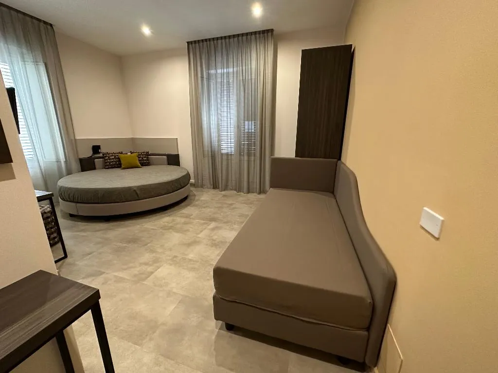 TRIPLE DELUXE Room, Tonic, Palermo