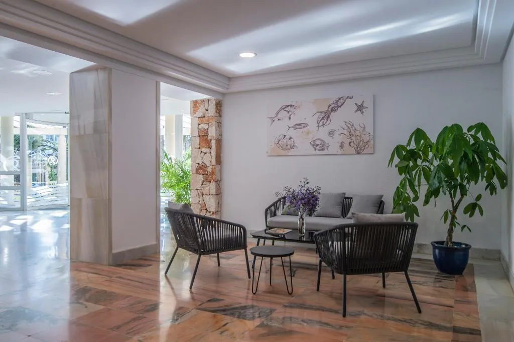Lobby, Smy Portocolom, Majorca