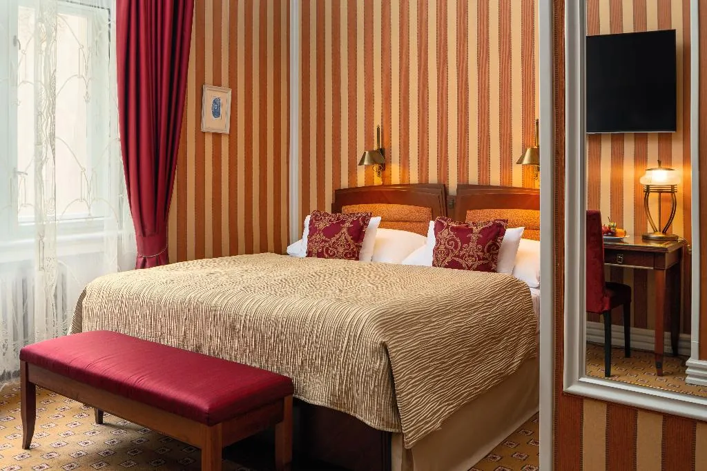 SINGLE DELUXE Room, Hotel Paris Prague, Prague