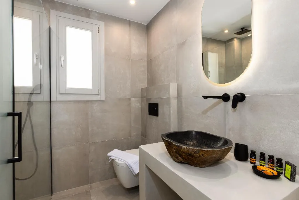 SUITE DELUXE WITH PRIVATE POOL Room, Serapias Suites, Santorini