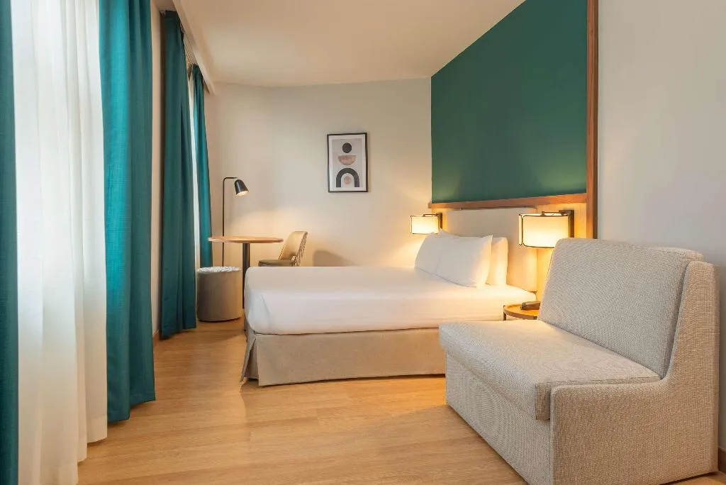 FAMILY ROOM STANDARD Room, Hotel Elche Centro Affiliated by Melia, Costa Blanca