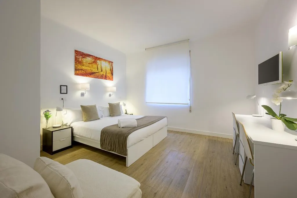 DOUBLE STANDARD Room, NeoMagna Madrid, Madrid