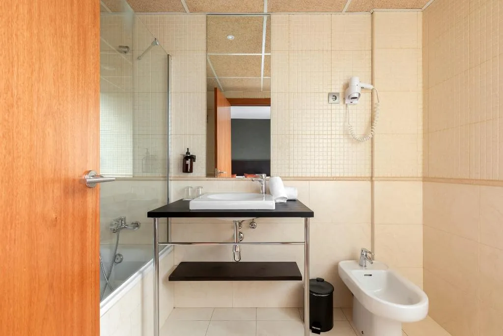 Double or Twin STANDARD Room, Hotel Sant Just, Barcelona