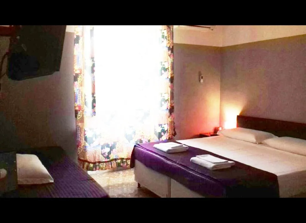 Room, Casa Celeste, Rome