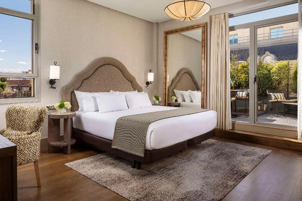 Room, NH Collection Madrid Paseo del Prado, Madrid
