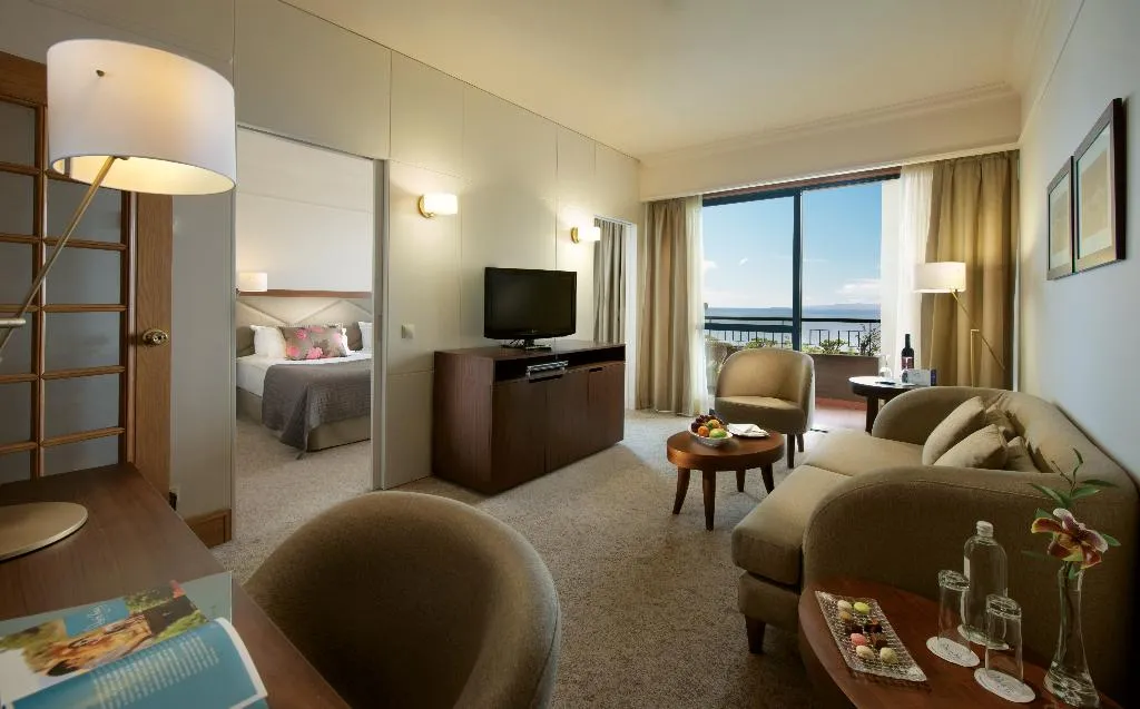 JUNIOR SUITE STANDARD Room, The Cliff Bay Resort, Madeira