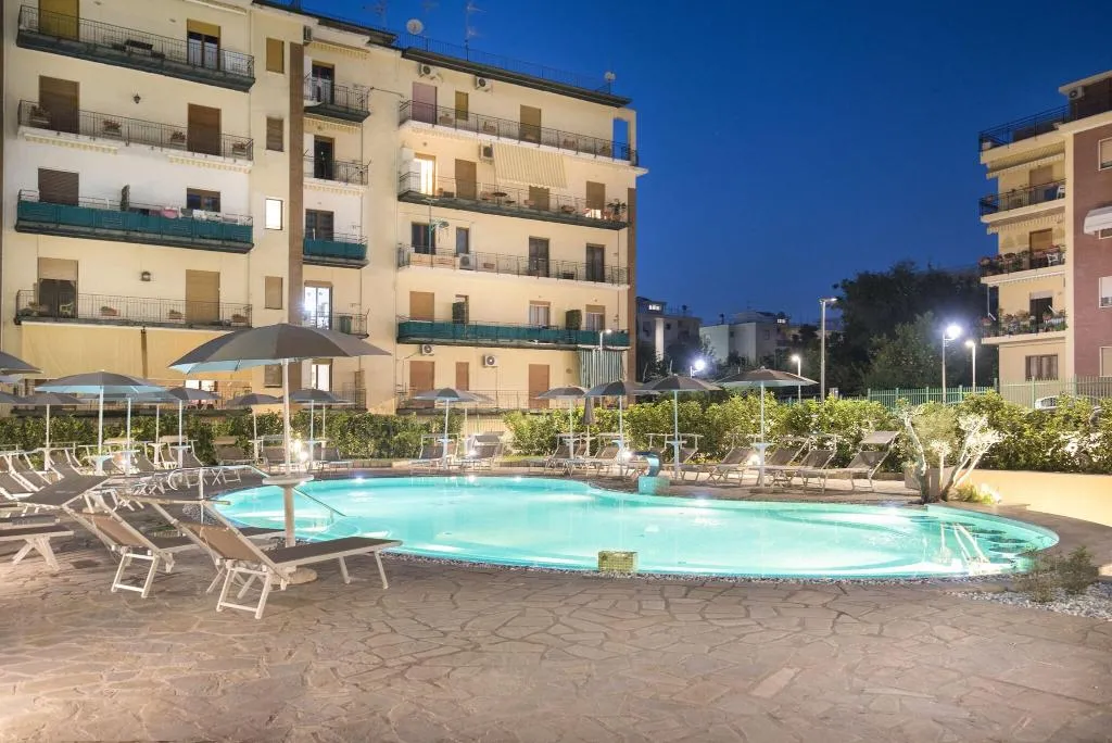 Terrace, Leone, Naples