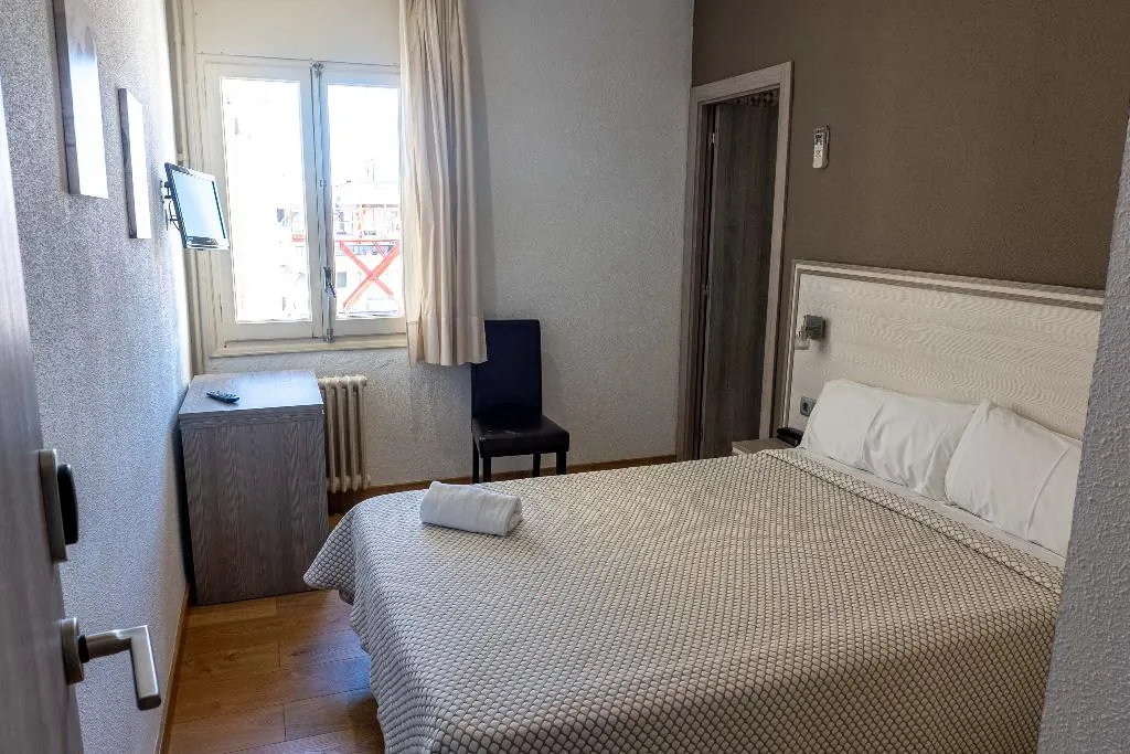 Double or Twin WITHOUT BALCONY Room, Planas, Costa Dorada