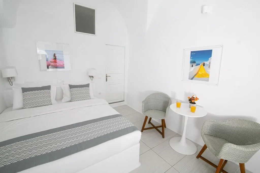 Room, Vogue Suites, Santorini