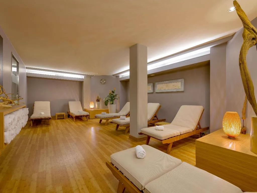 Sports and Entertainment, Movenpick Hotel Amsterdam City Centre, Amsterdam