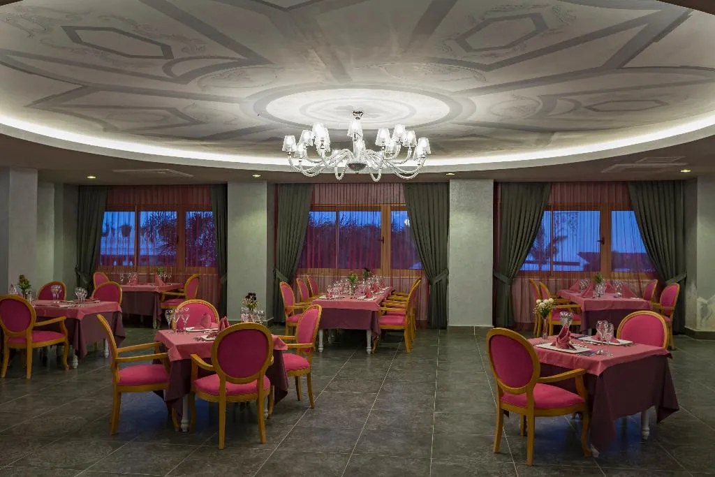 Restaurant, Royal Taj Mahal, Antalya