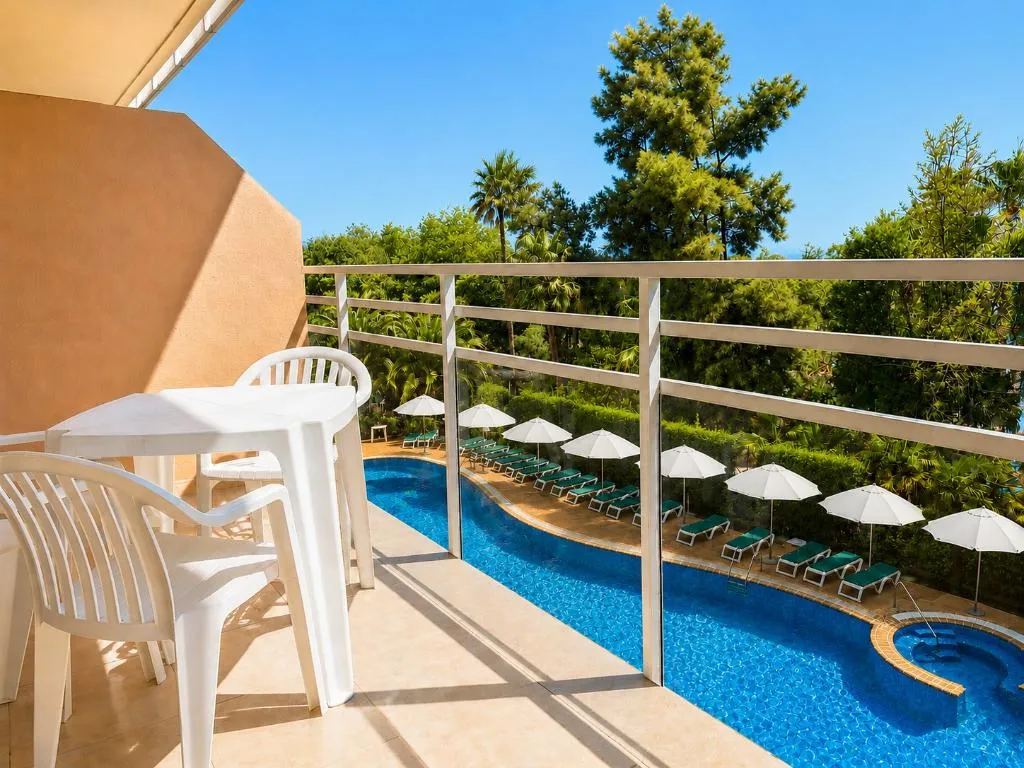 APARTMENT POOL VIEW ONE BEDROOM Room, SunClub Salou, Costa Dorada