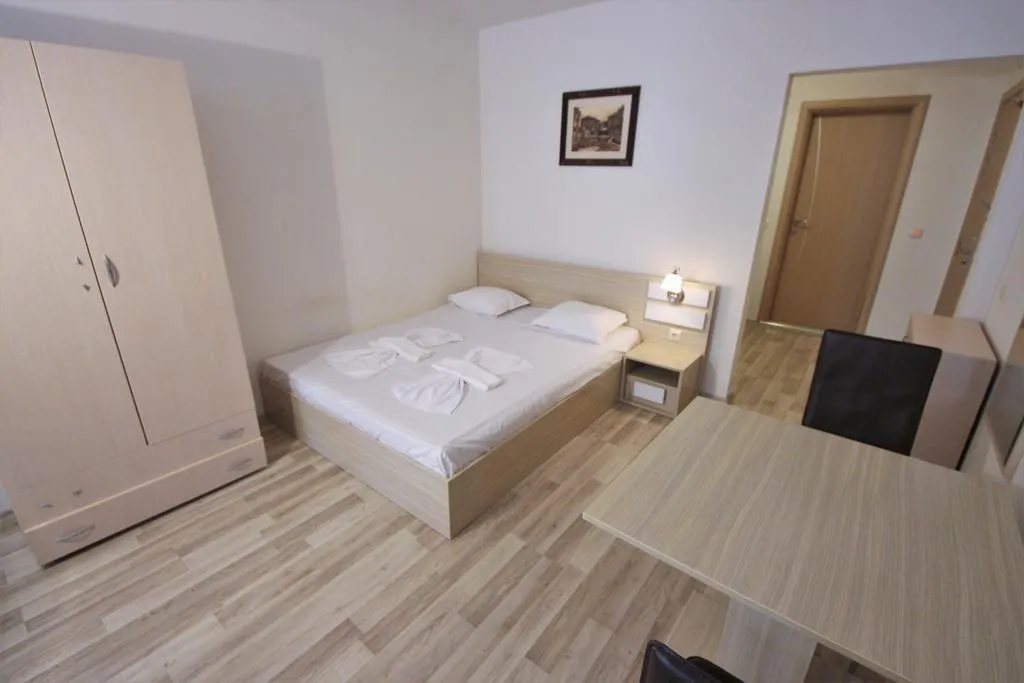 STUDIO CLASSIC POOL VIEW Room, Menada Tarsis Apartments, Bourgas