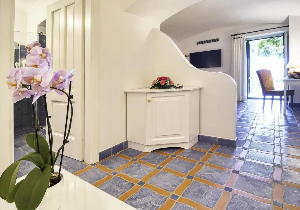 JUNIOR SUITE KING SIZE BED Room, Hotel Palazzo Confalone, Naples
