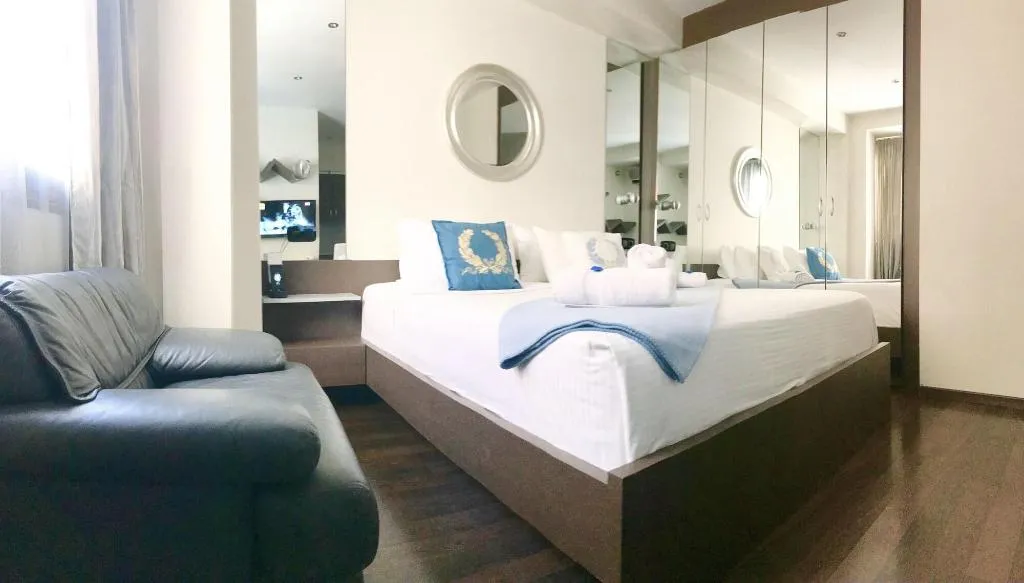 Room, Athens Luxury Suites, Athens