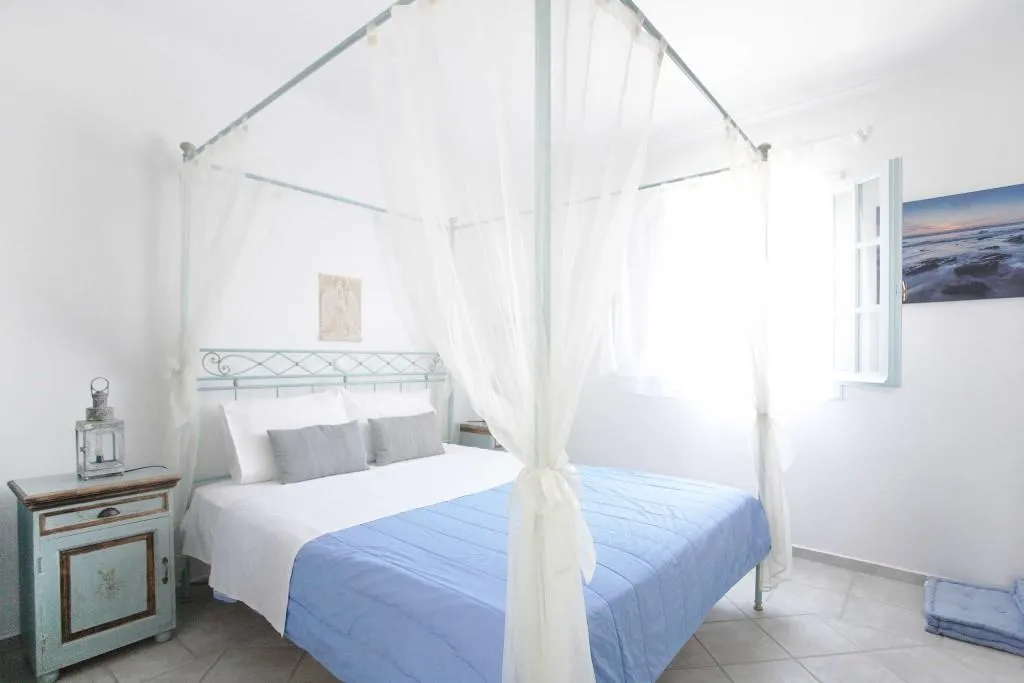SUITE TWO BEDS Room, Villa Venus Milos, Santorini