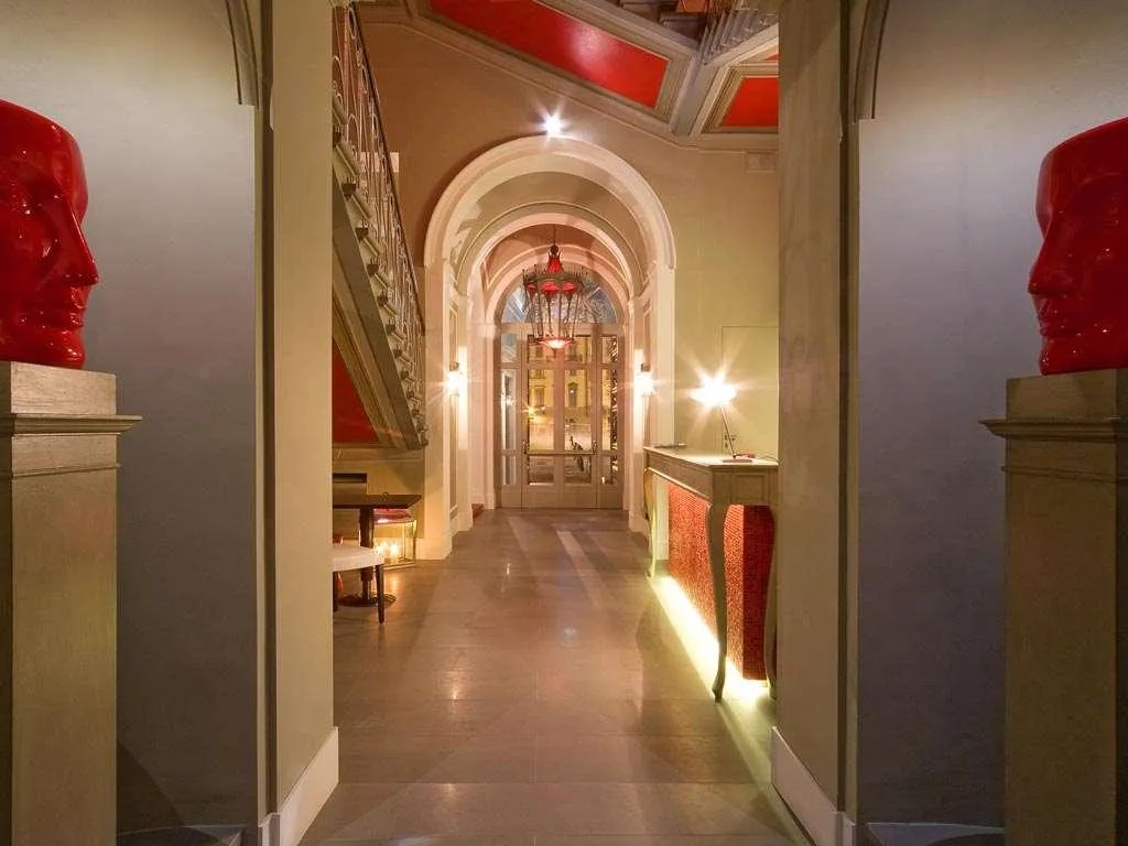 Lobby, Rosso23, Florence