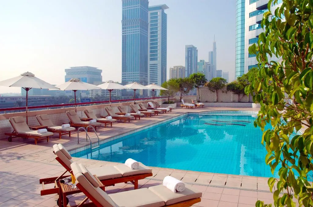 Pool, Millennium Plaza Downtown Suites exCrowne Plaza Ap, Dubai