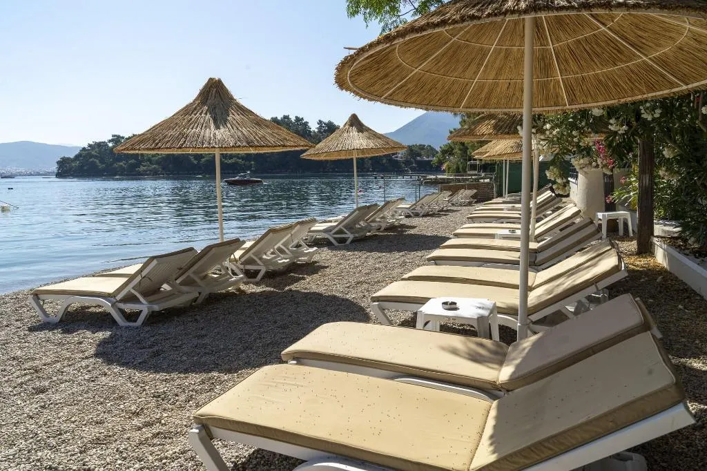 Beach, Alesta Midtown, Dalaman