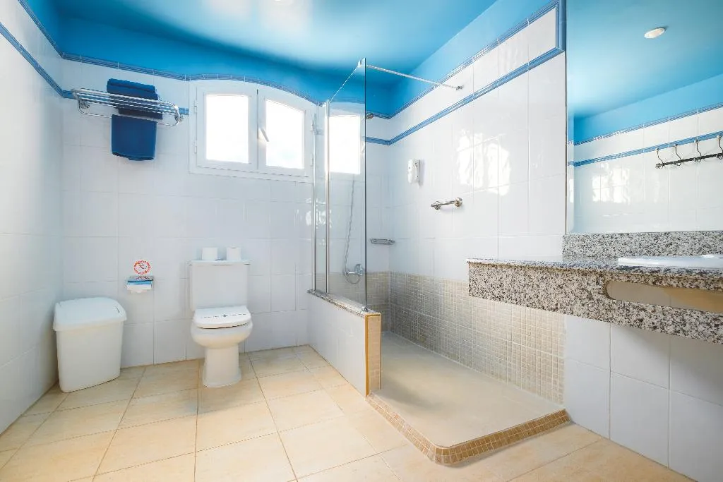 BUNGALOW WITH JACUZZI Room, Apartamentos LIVVO Coloradamar, Lanzarote
