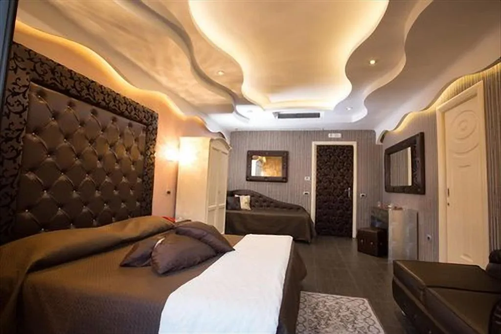 Room, Bellavista, Naples
