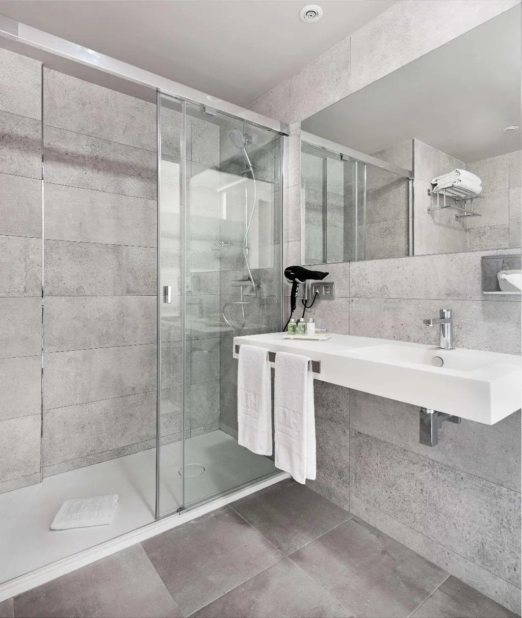 JUNIOR SUITE STANDARD Room, Silken Turcosa 3* Sup, Valencia