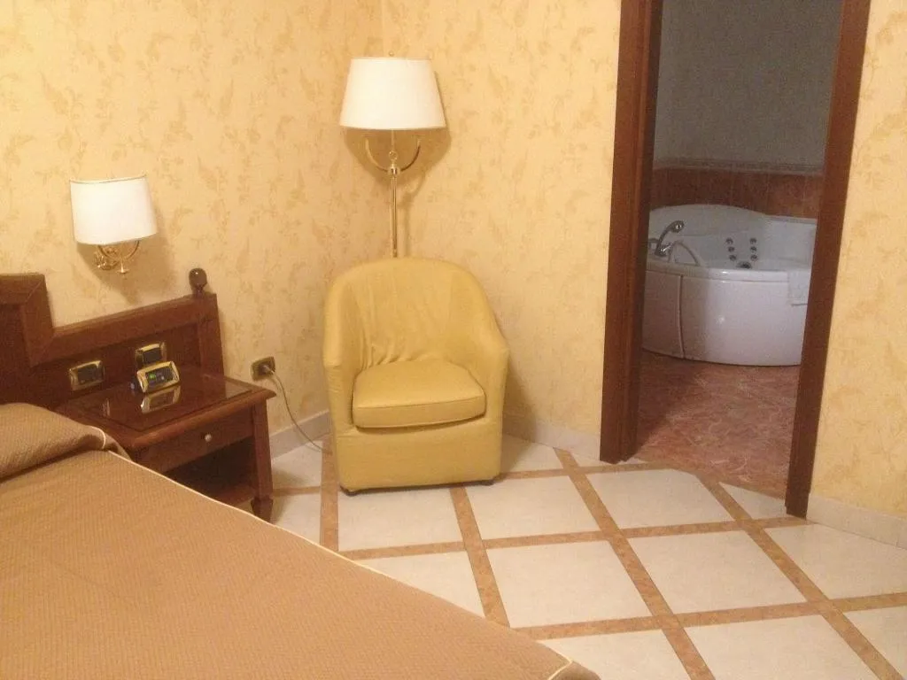 Room, Hotel Al Boschetto, Naples
