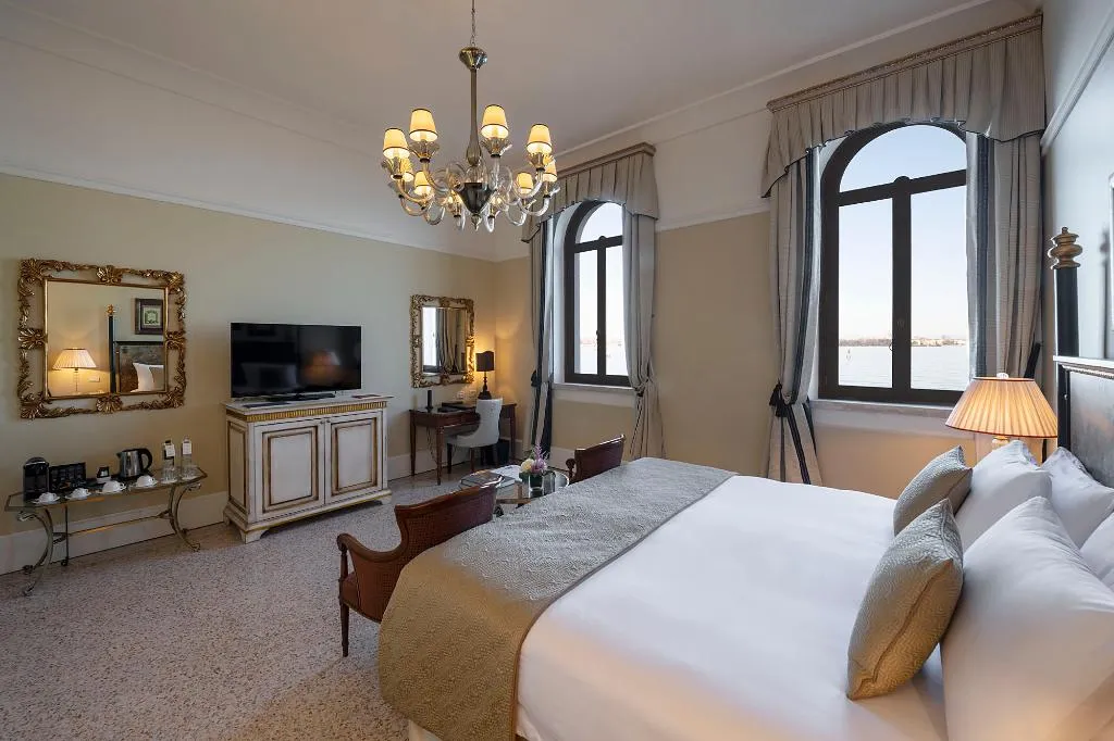 JUNIOR SUITE STANDARD Room, San Clemente Palace, Venice