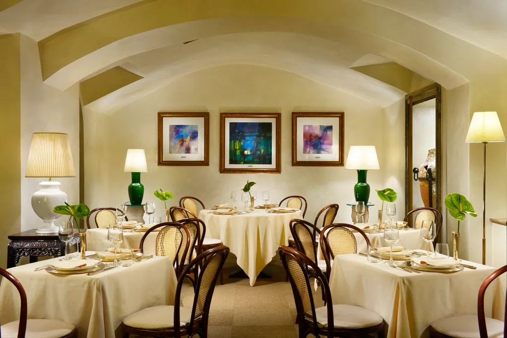Restaurant, Pierre Milano Hotel, Milan